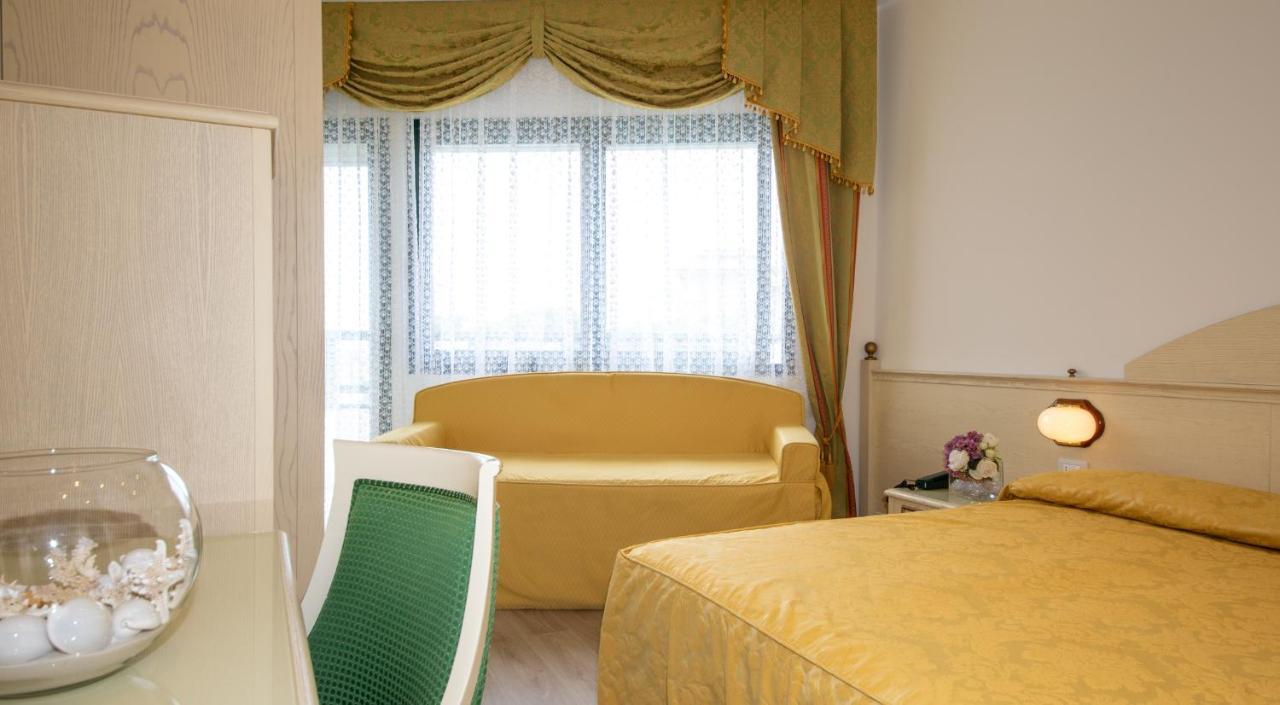 Hotel Carlton Лидо-ди-Езоло Экстерьер фото