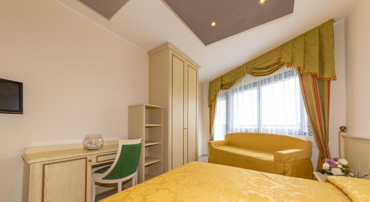 Hotel Carlton Лидо-ди-Езоло Экстерьер фото